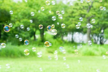  Gökkuşağı kabarcıklar balonu üfleyici üzerinden