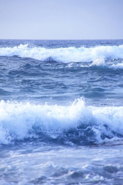 Denizde güzel dalgalar  
