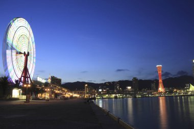 Kobe Limanı ve Kobe Kulesi, Japonya.