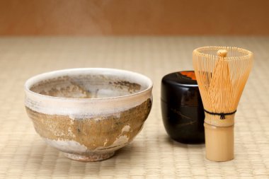 Japon çayı seti bambu hasırında.