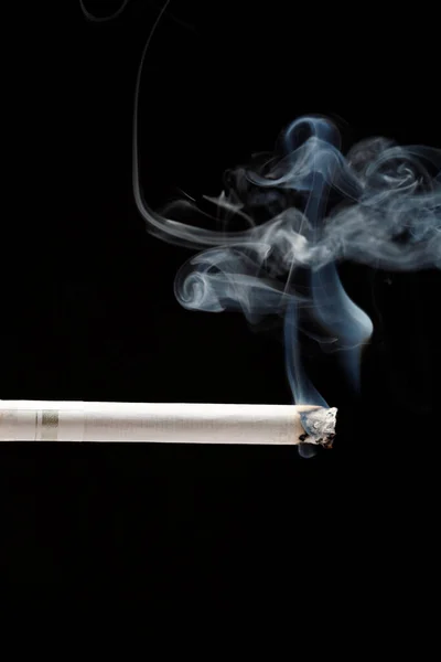 Cigarettes Fumée Tabac Sur Fond Noir — Photo