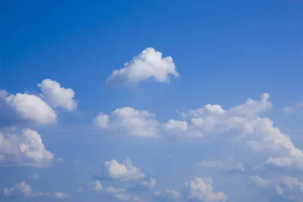 Gyönyörű Kék Fehér Felhők Természet Háttér — Stock Fotó
