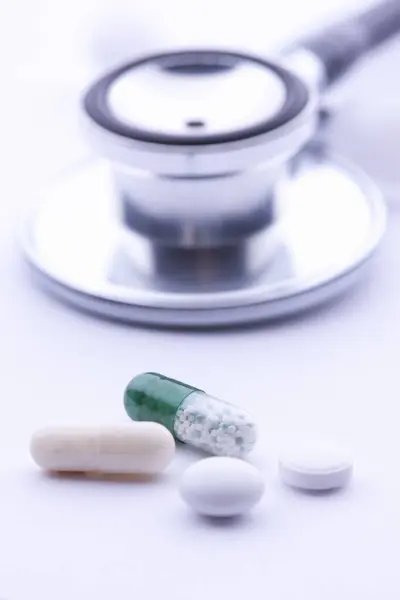 Medical Stethoscope Pills Isolated Background — Stock Photo, Image