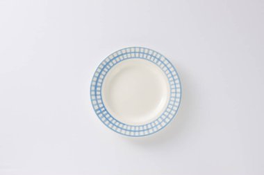 Beyaz arkaplanda boş plaka