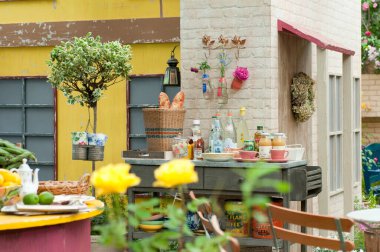 Yazın renkli çiçek bahçesi.