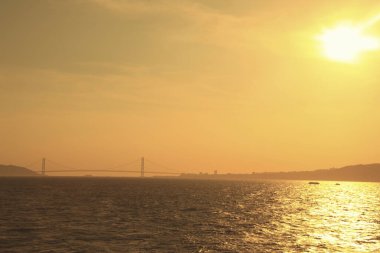 Japonya 'daki Akashi-Kaikyo Köprüsü' nün gün batımı manzarası