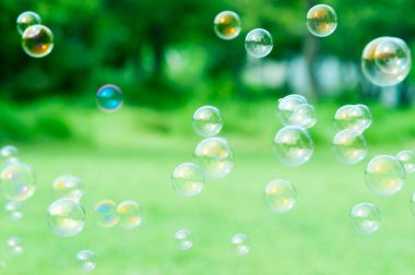  Gökkuşağı kabarcıklar balonu üfleyici üzerinden