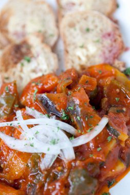 Klasik bir Asya yemeğinin restoran fotoğrafı.