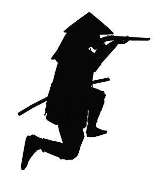 Beyaz arka planda izole edilmiş klasik tüfekli Japon savaşçısının silueti. 