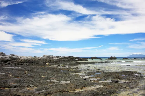 Deniz kıyısının güzel manzarası