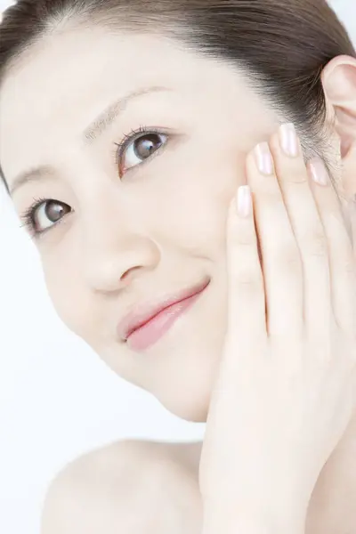 Schönheit Japanische Frau Tut Ihre Eigene Gesichtsmassage Nahaufnahme Porträt Auf — Stockfoto