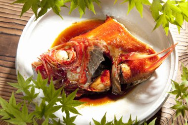 Japon yemeği, suşi ve sashimi.