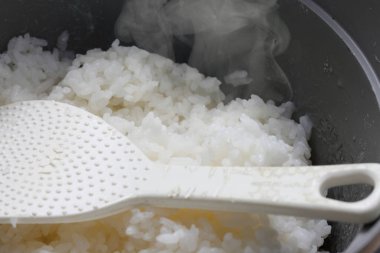 Tavada pilavın yakın plan görüntüsü