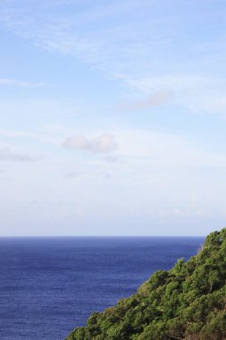 Yazın güzel mavi deniz yüzeyi