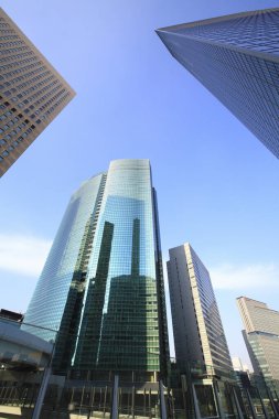 Gökdelenler modern Çin şehri bir düşük açılı görünümü