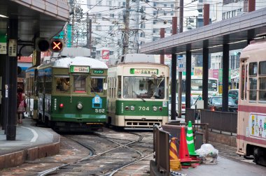 Nagasaki tramvay güzergahı yazın Japonya 'da.