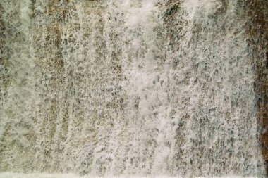 Gösterişli bir şelalenin arkaplanı