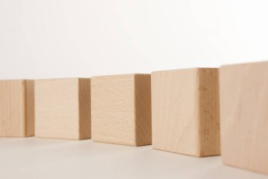  arka plan üzerinde ahşap küpleri 