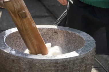 Japon mochi vuruşunun yakın çekim görüntüsü