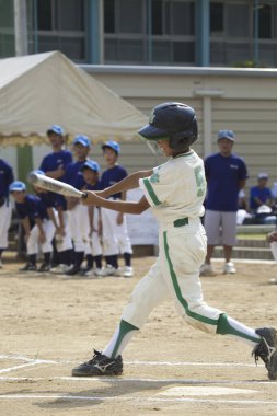 Japon çocuk beyzbol oynuyor, küçükler ligi.