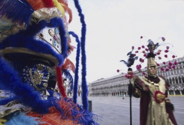 Venedik Karnavalı (Carnevale di Venezia), Venedik, İtalya 'da düzenlenen yıllık festival..        