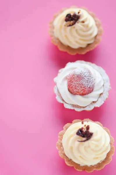 Csoportja Díszes Csésze Sütemények Születésnapi Cupcakes Ünneplés Koncepció Másolás Hely — Stock Fotó