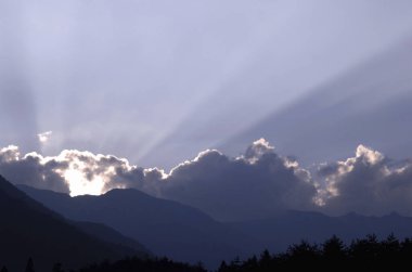 güzel bulutlu gökyüzü arkaplan görüntüsü 