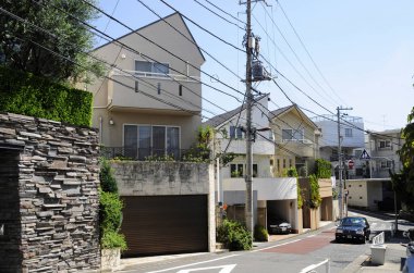 Tokyo 'nun canlı Meguro-ku bölgesinin sokak manzarası, Japonya 