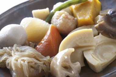 Lezzetli Asya yemeklerinin yakın görüntüsü