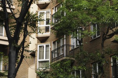 Tokyo 'nun canlı Meguro-ku bölgesinin sokak manzarası, Japonya 