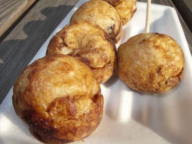 Tepside fırınlanmış ekmeklerin yakınlaştırılması 