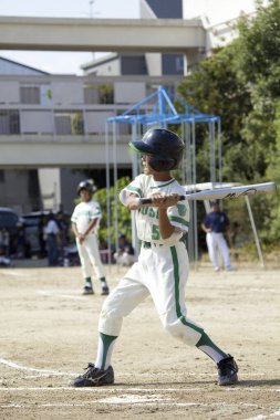 Japon çocuk beyzbol oynuyor, küçükler ligi.
