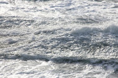 Su yüzeyli güzel, doğal bir soyut arkaplan.         