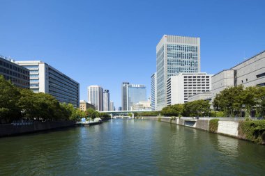 Osaka, Japonya 'nın gündüz şehir manzarası