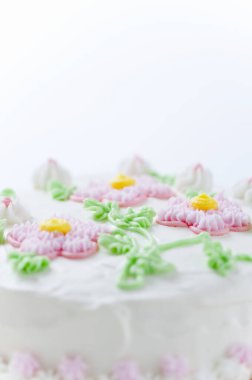 Kremalı tatlı pastanın yakın plan görüntüsü        