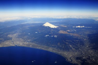 Fuji ve uçağın manzarası. Japonca.