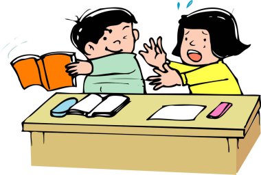 Ders sırasında okul masasında tartışan iki çocuk.