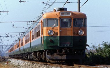 Asya 'ya giden eski tren, Japon demiryolu gündüz görüşü.