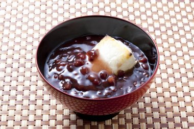 Kırmızı fasulye çorbası.