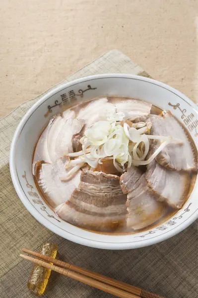 Pemandangan Utama Hidangan Jepang Ramen Yang Dibuat Dengan Kaldu Tulang — Stok Foto