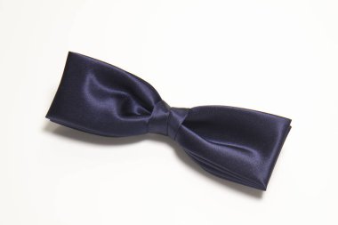 Beyaz arka plan üzerinde izole papyon.