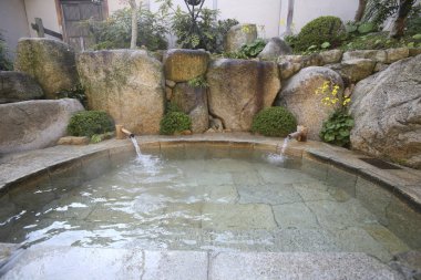 Park manzaralı bir çeşme 