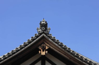 Çin mimari manzarası, eski dekore edilmiş çatı yapısı 