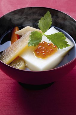 Japon Yeni Yıl Tabağı Masada