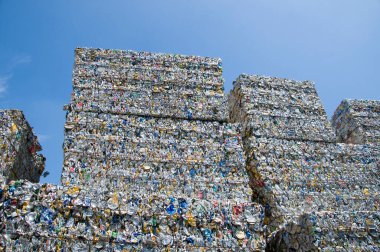 Basınçlı metal geri dönüşüm atığı. Atıkların geri dönüşümü.