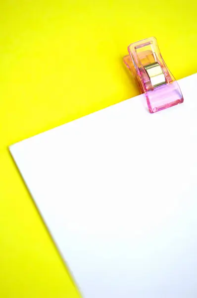 Close Roze Paperclip — Stockfoto