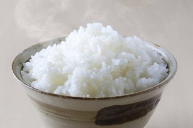 Japon pilavı ve kase buharı.