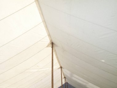 Beyaz çadır nesnesinin yakın çekim görüntüsü