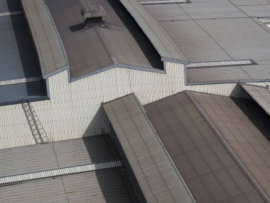 Endüstriyel yapı çatılarının ve yapıların havadan görüntüsü