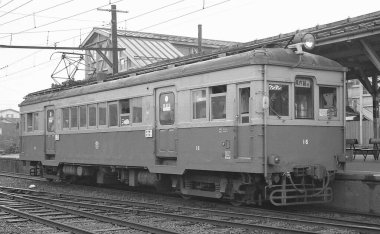 Japonya 'daki eski trenin siyah beyaz fotoğrafı